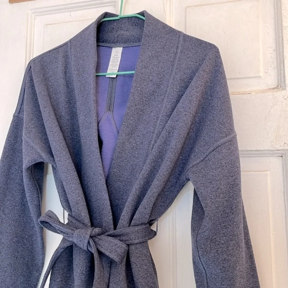 Ivivva by Lululemon purple blue heather girls wrap jacket in size 14